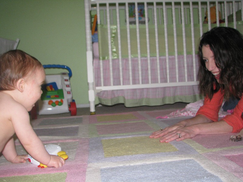 IMG_2234.JPG - Me and Mommy, playing chicken.