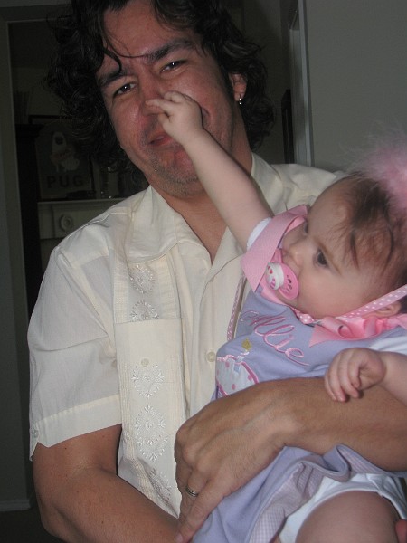 IMG_2668.JPG - Honk! I loooove squeezing Daddy's nose.