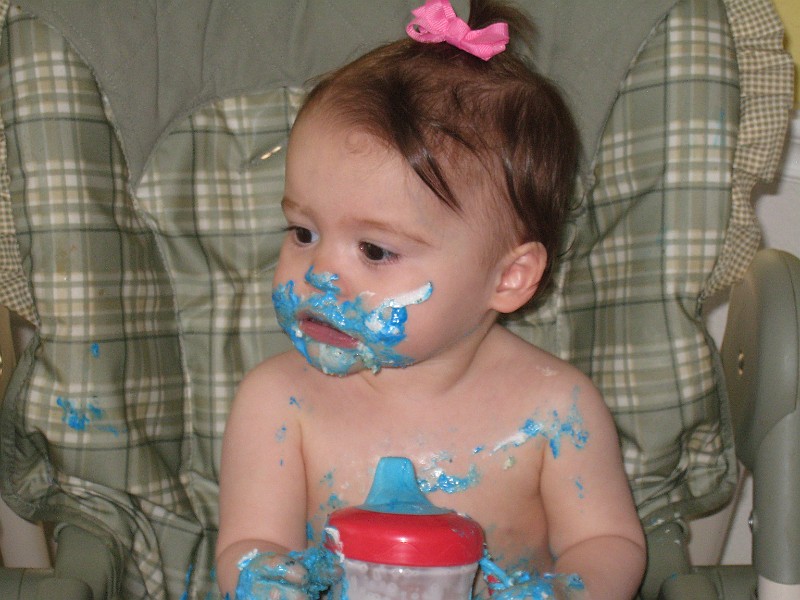 Picture035.jpg - Could I get another bite, please?