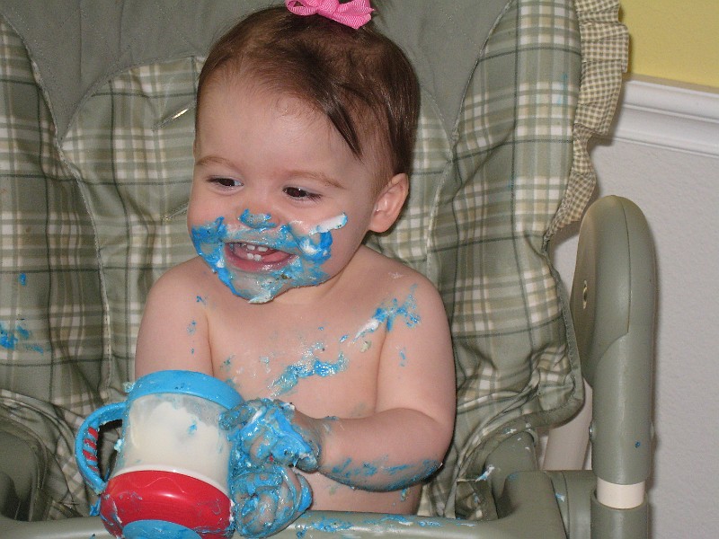 Picture037.jpg - Heee heee teeheee. Cake is fun.