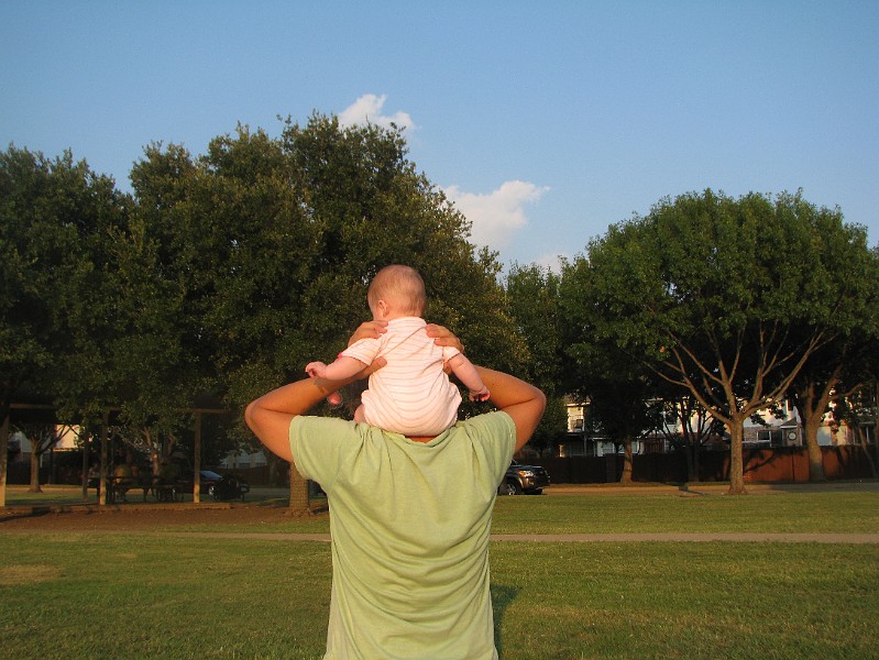 DaddysShoulders.JPG - I can see the whole wide world from up here.