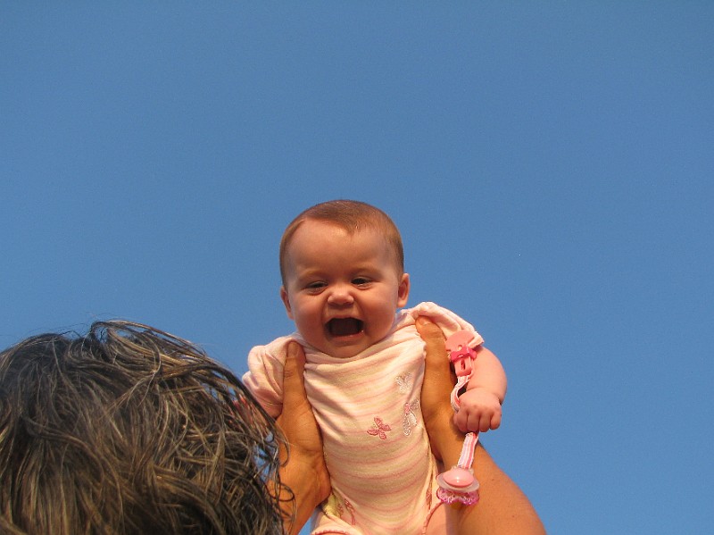 FlyingWithDaddy4.JPG - Weeeeeee!