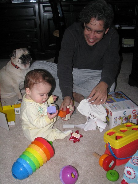 IMG_2053.JPG - Daddy helps me with my blocks.