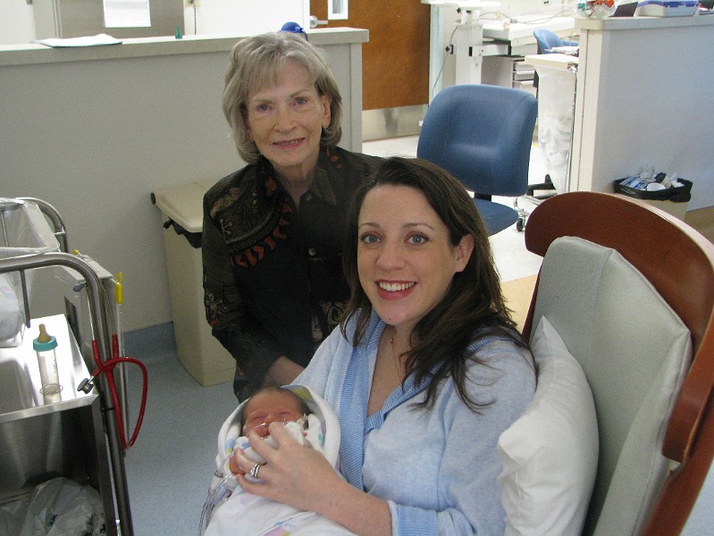 IMG_0416.JPG - Me, Great Granny & Mommy.