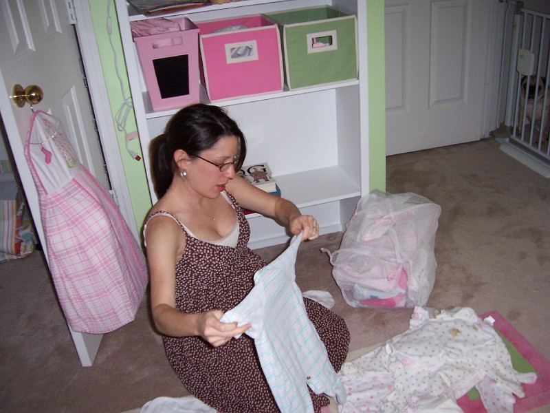 Picture_399.jpg - Mommy's folding all my jammies